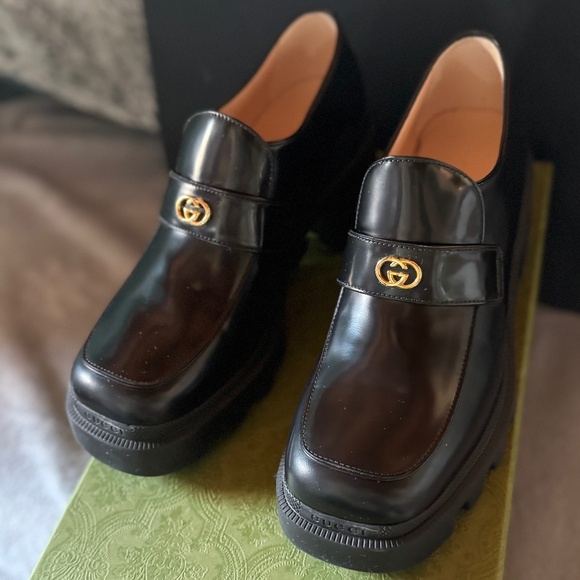 Gucci Loafer Black Gold Women's size 38.5 - Rare - Picture 1 of 15